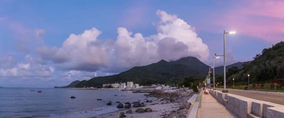 摄图网_501781888_深圳杨梅坑的晚霞_(企业商用).jpg
