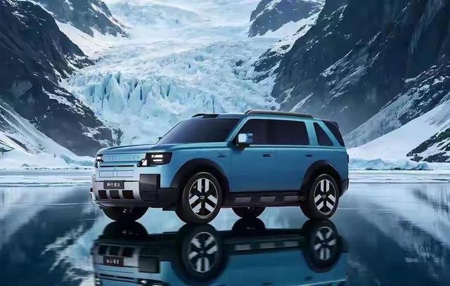 神行者 8 硬核解析，体型比揽胜更大，越野能力看齐卫士，全套越野硬件到位，增程加持，实现城市通勤与长途穿越双向兼顾-有驾