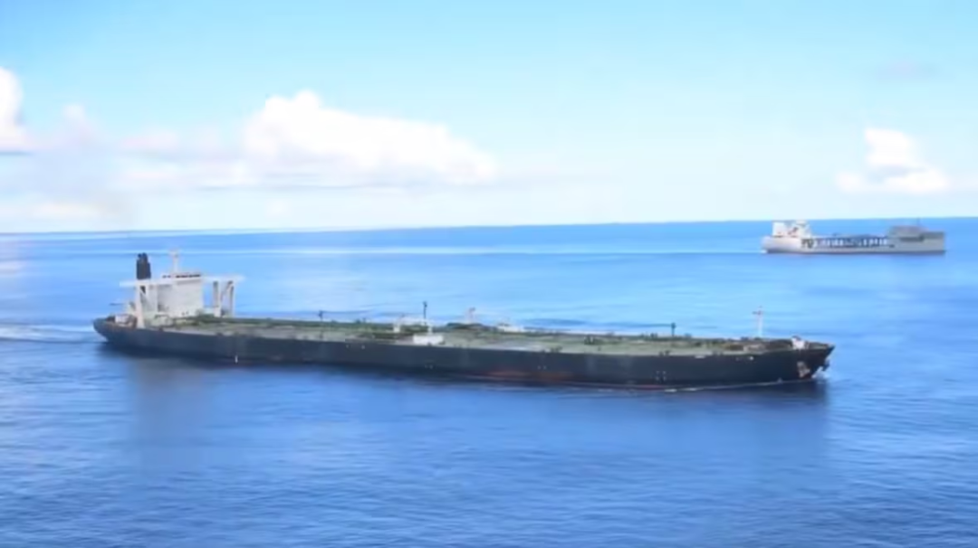 ▲美方公布拦截伊朗船只视频截图。（图源：美国中央司令部）
