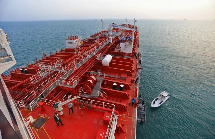 这是2019年7月21日在霍尔木兹海峡附近拍摄的英国籍油轮“史丹纳帝国”号。新华社/伊朗学生通讯社