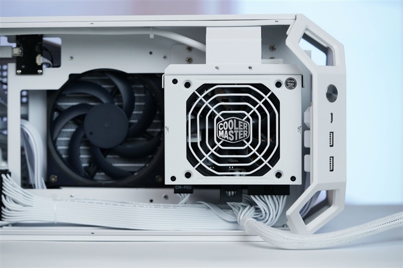 满血塞进RTX 5080与锐龙9 9950X3D!七彩虹iGame LAB Vulcan Armor火神战甲定制主机评测:地表最强ITX主机