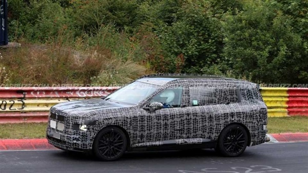 宝马最大车型 2028款X7原型曝光：V8动力不砍反加码
