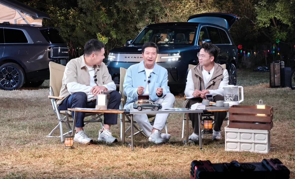 【雷军直播回应武汉过早争议:有人说我装,骂起来可能都解释不清楚…】雷