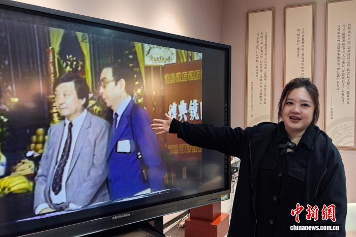 1月9日，台湾青年媒体人翟翾在福建泉州分享“三代接力”推动两岸交流的故事。中新网记者 孙虹 摄