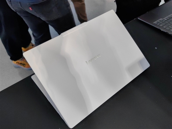 Intel Panther Lake第一波笔记本蜂拥而至!联想首发新内存、小米唯一不亮屏