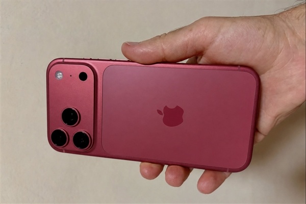 iPhone 18 Pro Max电板容量极新出炉：5425mAh刷新苹果记录