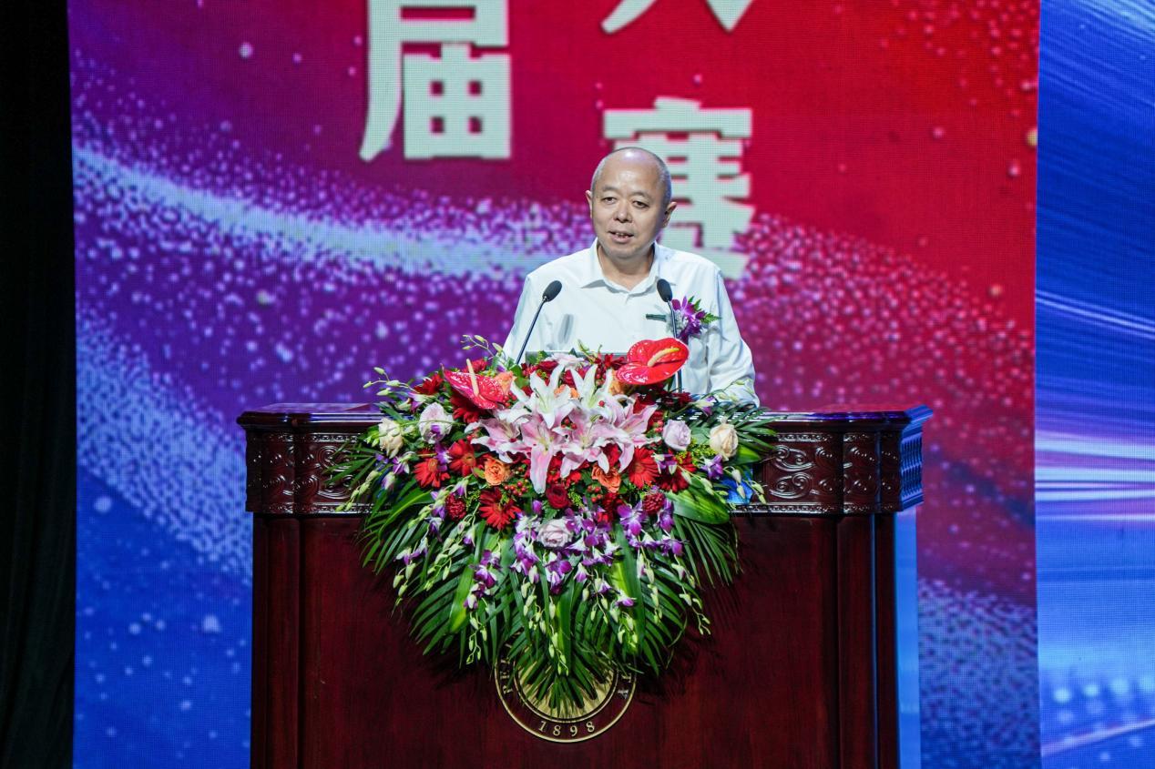 王江平近景