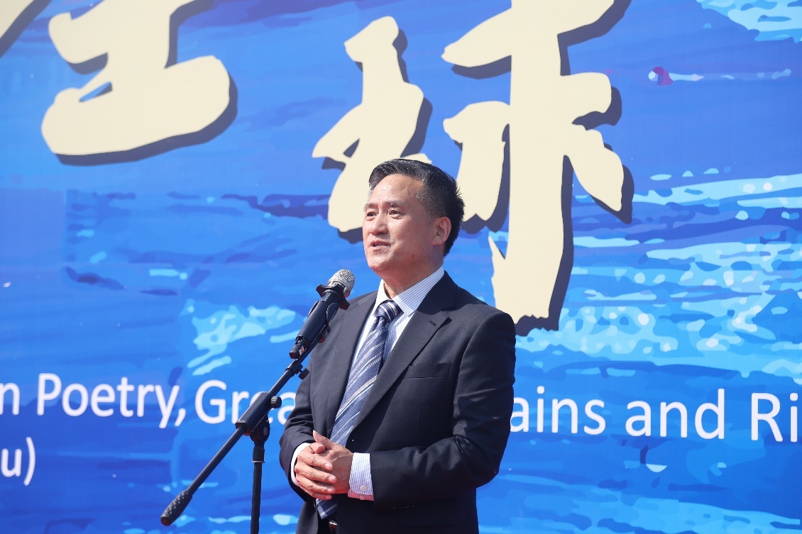 全球中小企业联盟执行主席兼秘书长、李白诗歌国际交流中心主任曹方