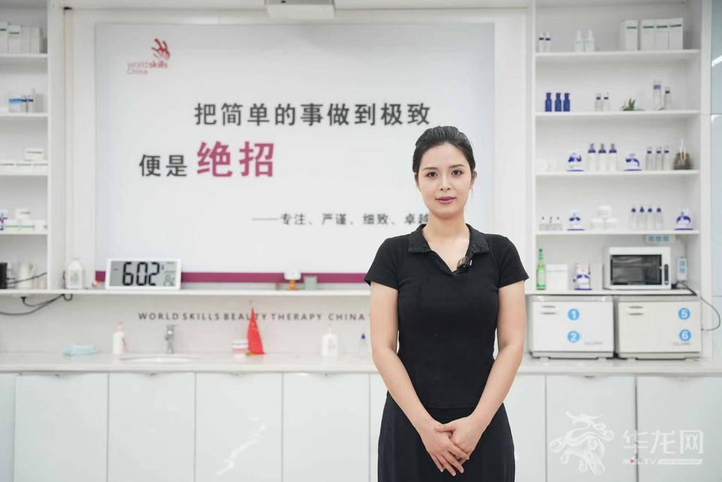 姚苗苗告诉记者,她能拿下金牌离不开“把简单的事做到极致”这一绝招。第1眼TV-华龙网记者 辛飞 摄