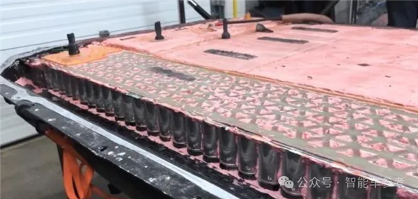 马斯克盛赞4680电池起死回生！攻克瓶颈打 脸宁德时代