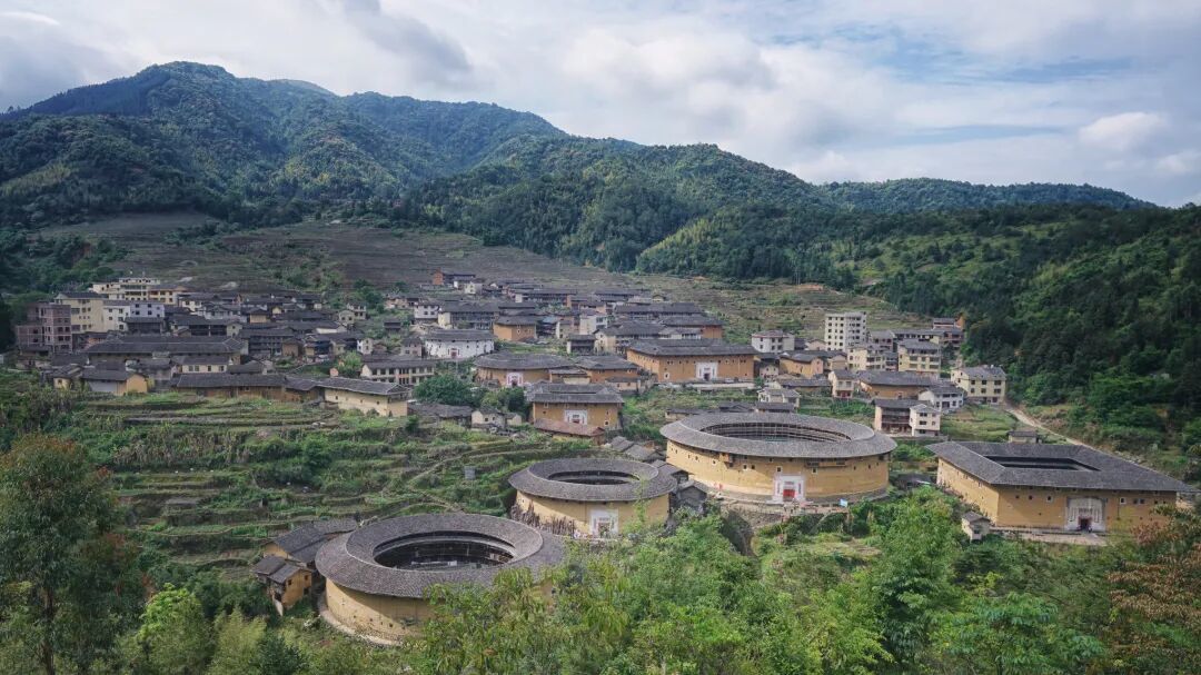摄图网_500930944_福州永定土楼群_(企业商用).jpg