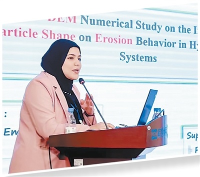 埃及留学生亚瑟在2025中国水利学术大会上发言。 南京水利科学研究院供图