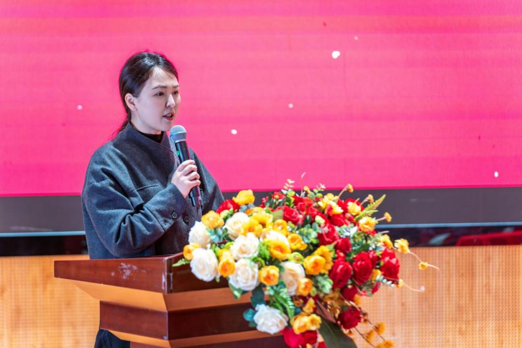▲学校副校长陆玲发言