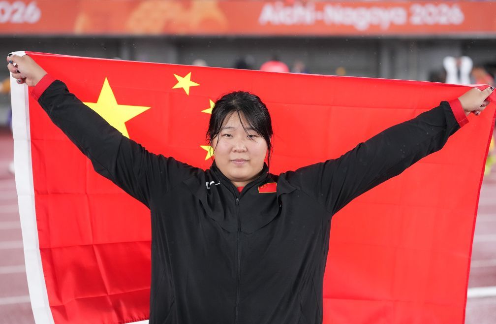 9月27日，冠军中国选手严子怡在女子标枪比赛后庆祝。新华社记者 雒圆 摄
