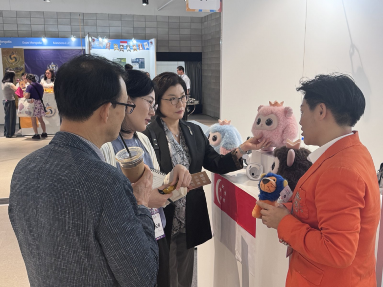 超级玩伴韩国展会获得金奖后又斩获百万元级订单“小噜”机器人加速出海(图1)