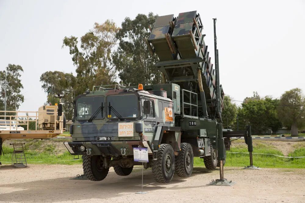 这是2018年3月8日在以色列哈措尔空军基地举行的“杜松眼镜蛇2018”联合反导军演上拍摄的“爱国者”导弹防御系统。新华社记者 郭昱 摄