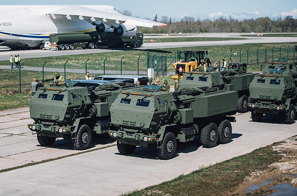 爱沙尼亚阿马里空军基地的“海马斯” 爱沙尼亚国防投资中心