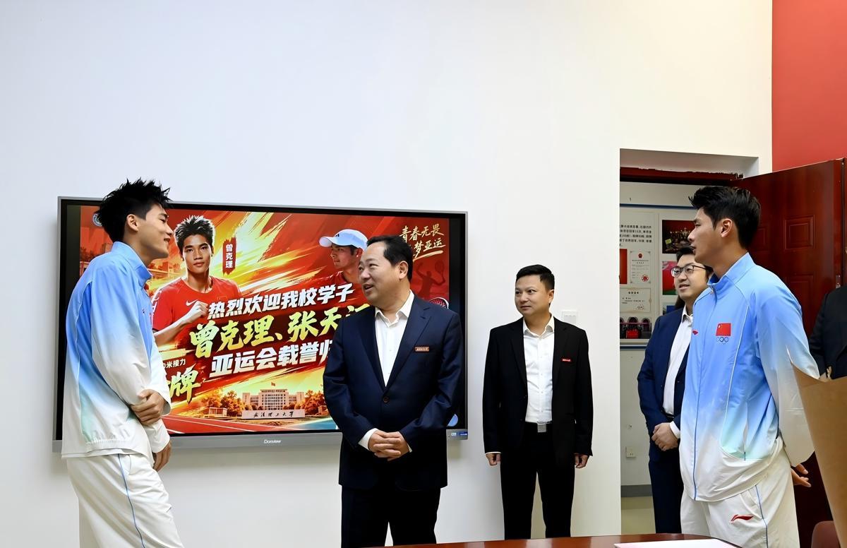 2026.1023.第23届校运动会开幕 摄影 姚洪 (2).png