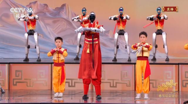 春晚宇树机器人“摔倒”,宇树CEO王兴兴:剧情需要