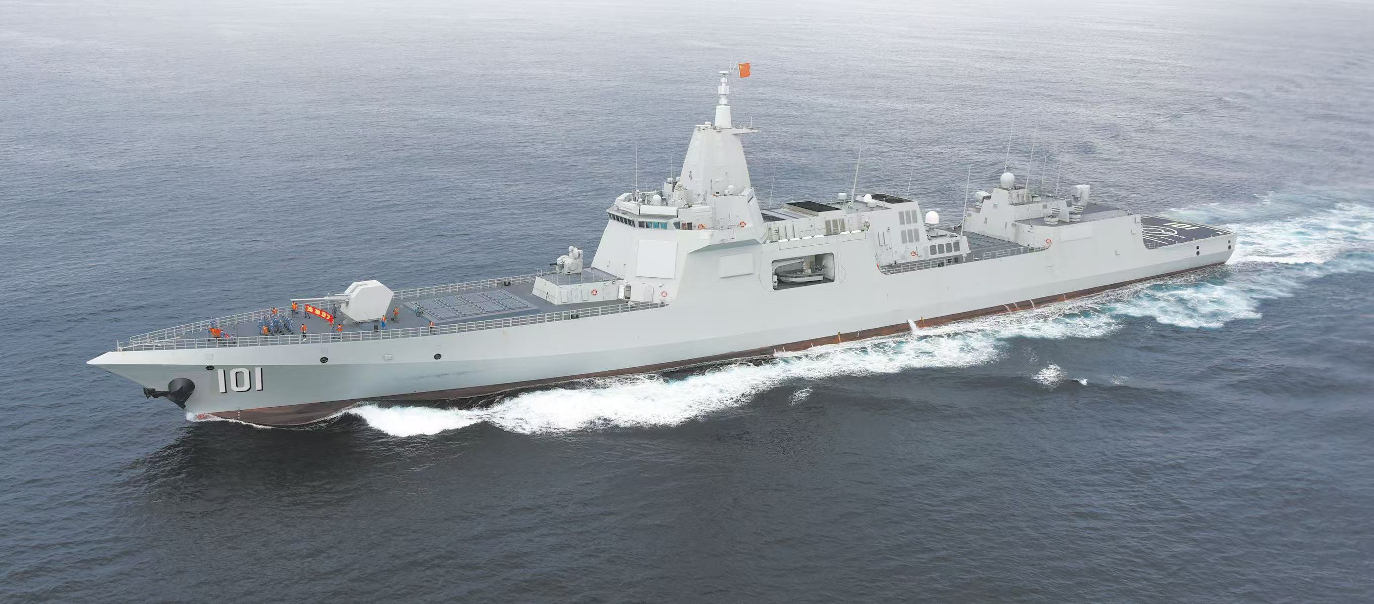 2021年10月,中俄首次海上联合巡航行动中,南昌舰担任中方指挥舰。(IC photo)