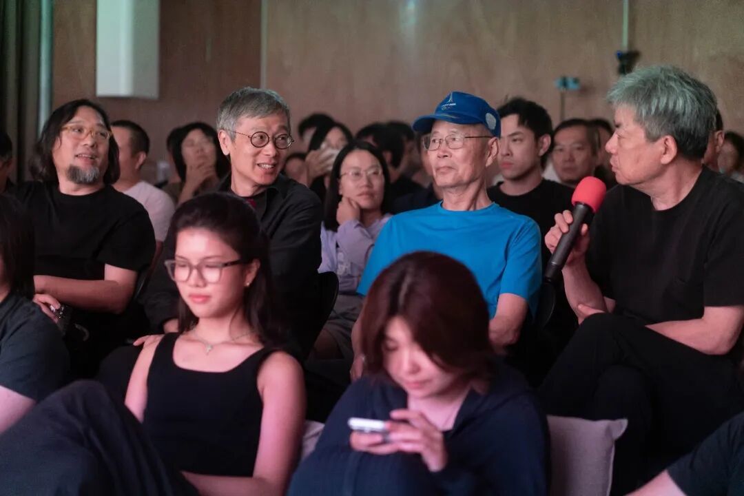 刘家琨在分享会上发言