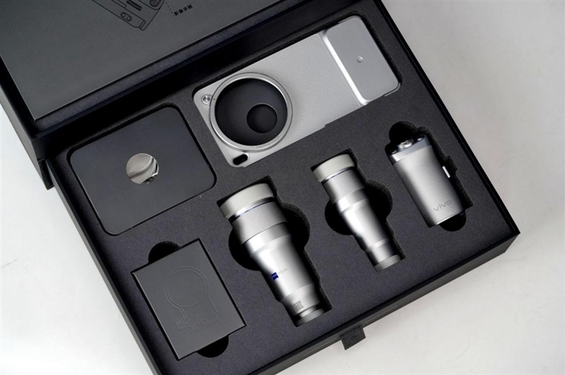 14-400mm终极全焦段!vivo X300 Ultra手机全面评测:依然是年度影像机皇