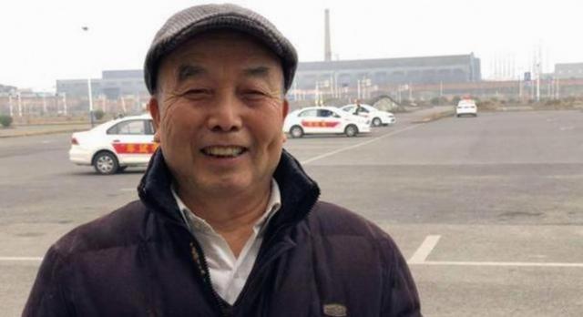 谁说没有长期驾驶证，取得驾照满6年第一次换证就是10年有效期，再过10年换证直接变长期证，70岁后C1照样长期不用测三力但必须年年体检-有驾