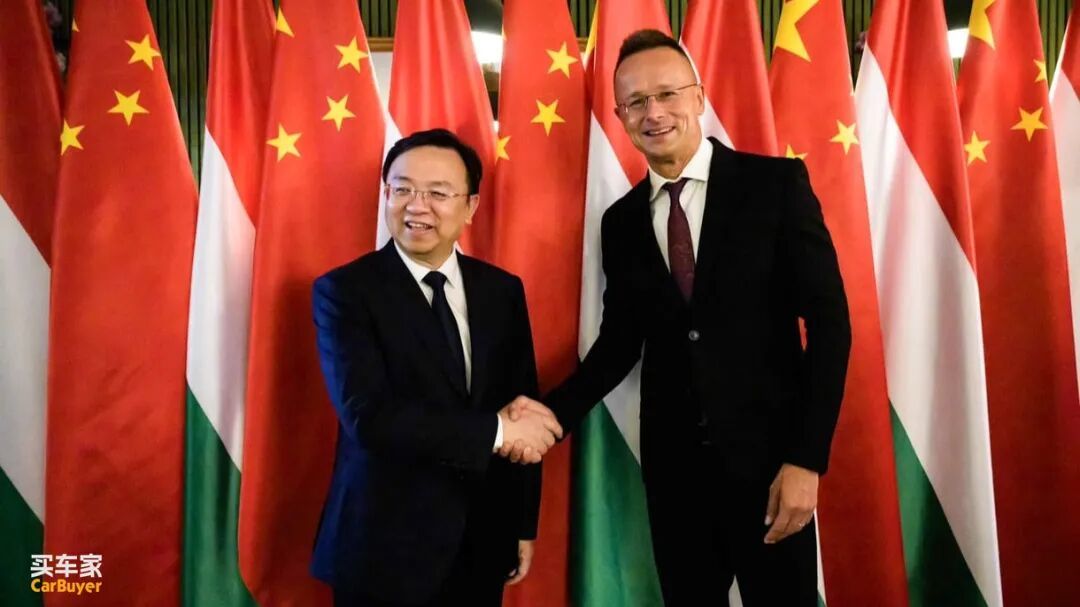 四十年前大众靠中国开门,如今比亚迪直接挖走欧洲前外长