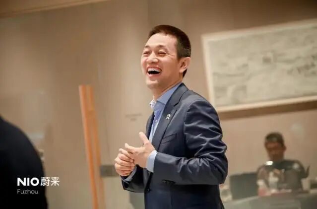 李斌变得悭吝，蔚来成最赢利新势力！当年十年烧掉1100亿
