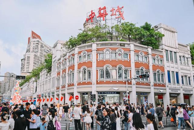 中华城挞类市集甜蜜升温(图源:海西晨报)