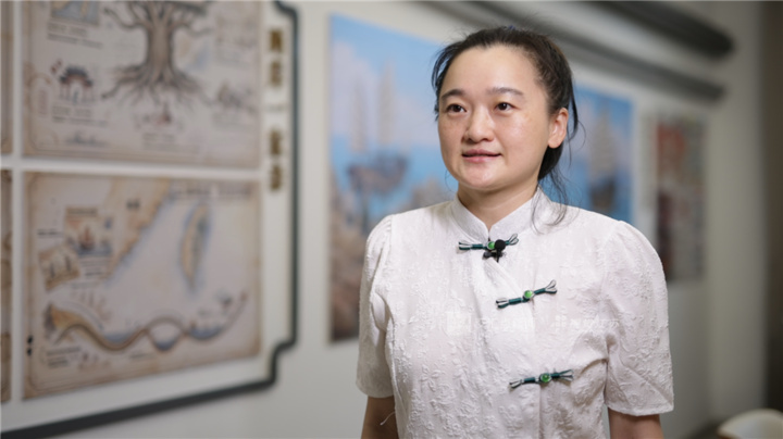 厦门市档案馆编研开发处一级主任科员叶舒雯。