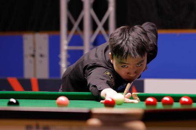 可惜了！斯诺克世锦赛：中国磨王9-10被绝杀，无缘32强，功亏一篑