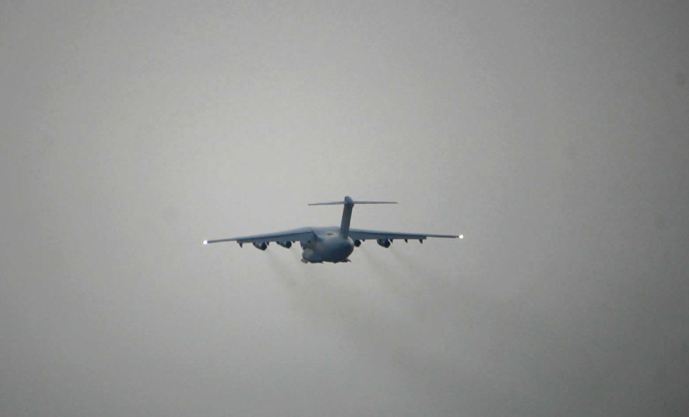 8月27日,西部战区空军一架运-20从西南某机场紧急起飞。新华社发(宋郑生 摄)