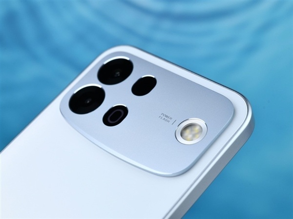 OPPO A7 Pro Max上手体验：万级大电板7年耐用