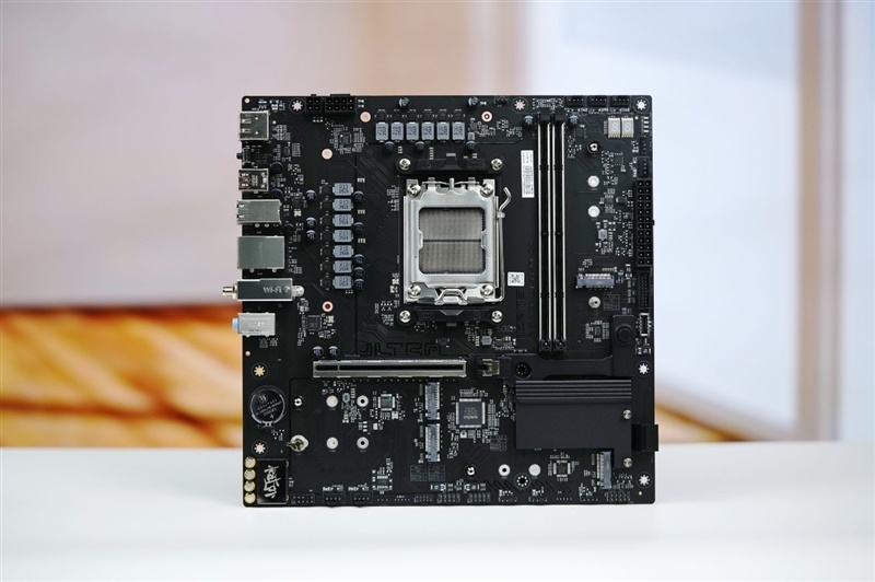 超乎意想的千元级电竞主板！七彩虹iGame B850M Ultra-OC V14主板评测