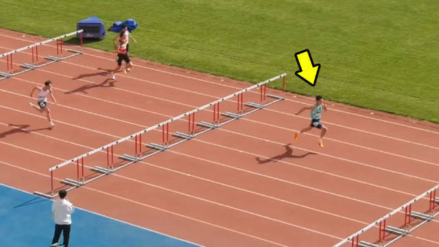 真猛！15岁中国新飞人110米栏狂飙破纪录正规实盘股票配资公司，姿态神似刘翔