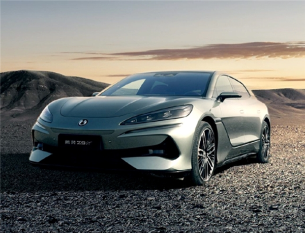 比亚迪李云飞确认:第一代刀片电池不会停产