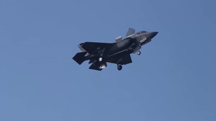 果然是“草台班子”！澳方坑惨美军，F35零件，被当普件运到中国