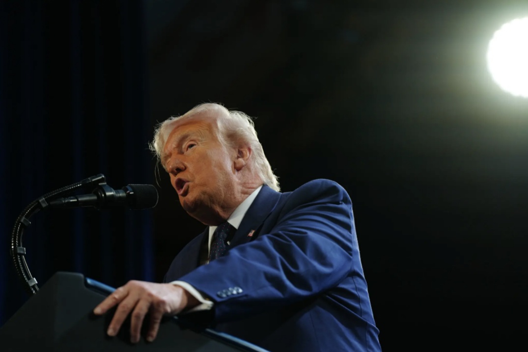 3月9日,特朗普就伊朗战争会持续多久释放出矛盾信号。(来源:《纽约时报》)