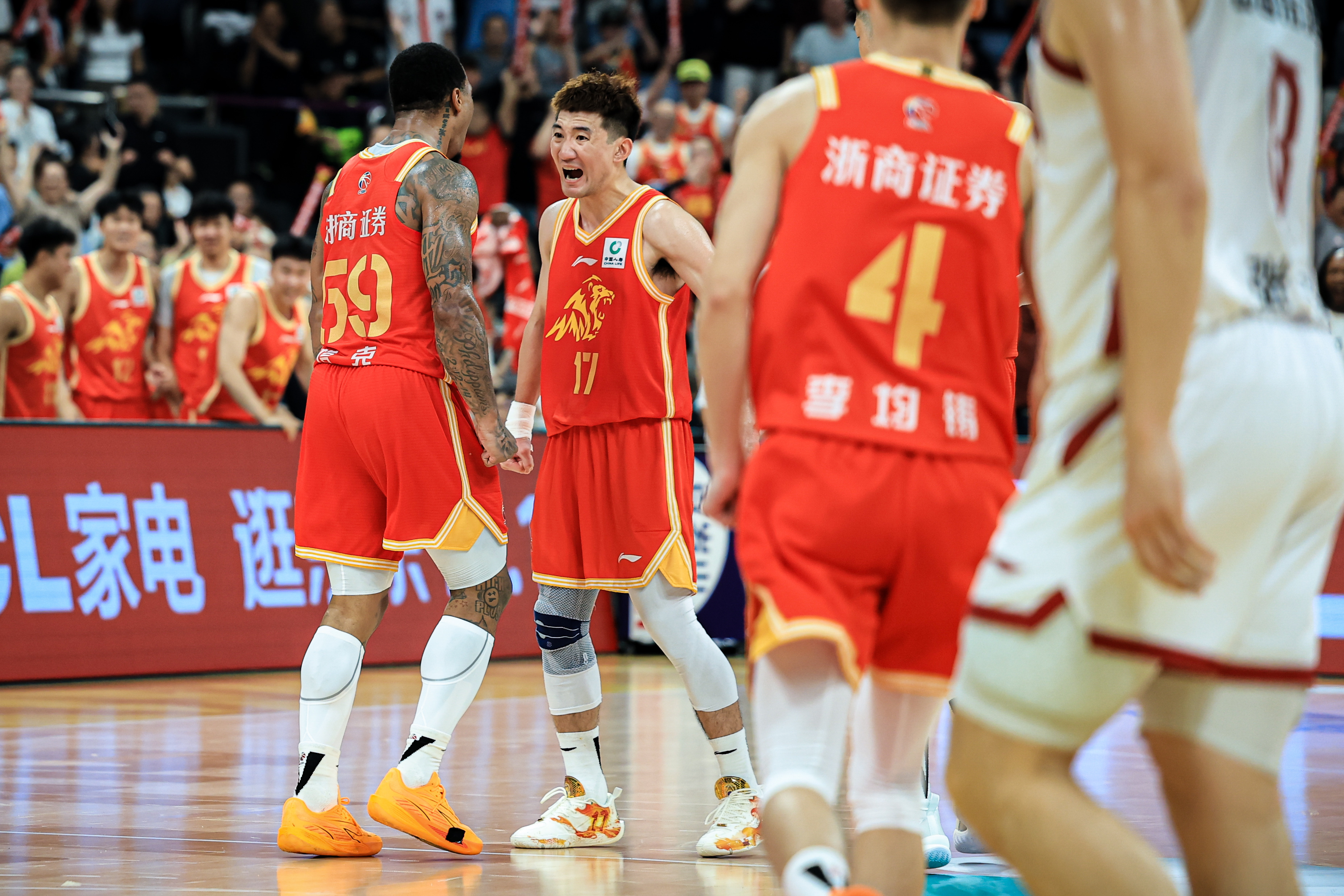 Zhejiang Beats Shanxi 115-109 in CBA Season Opener