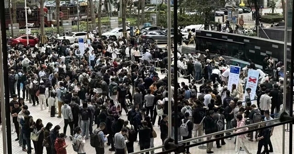 全民疯抢!60岁大爷大妈也开始养龙虾了 官方:极易引发网络攻击、信息泄露