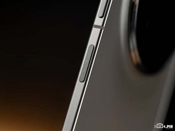 超越行业老大哥！OPPO的新折叠屏好像真的感受不到折痕了