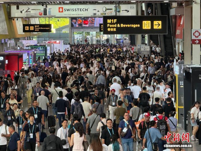 10月15日,第140届中国进出口商品交易会(广交会)在广州开幕。中新社记者 蔡敏婕 摄