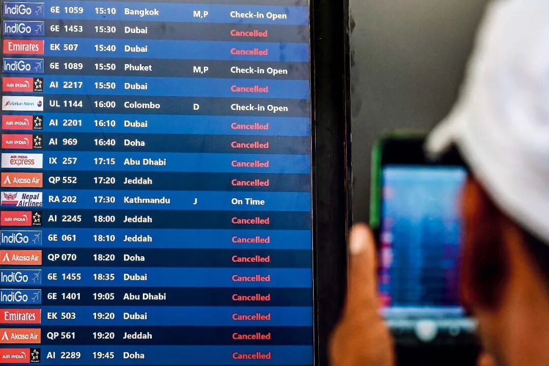 3月1日,印度飞往中东地区的许多航班被取消。图/视觉中国