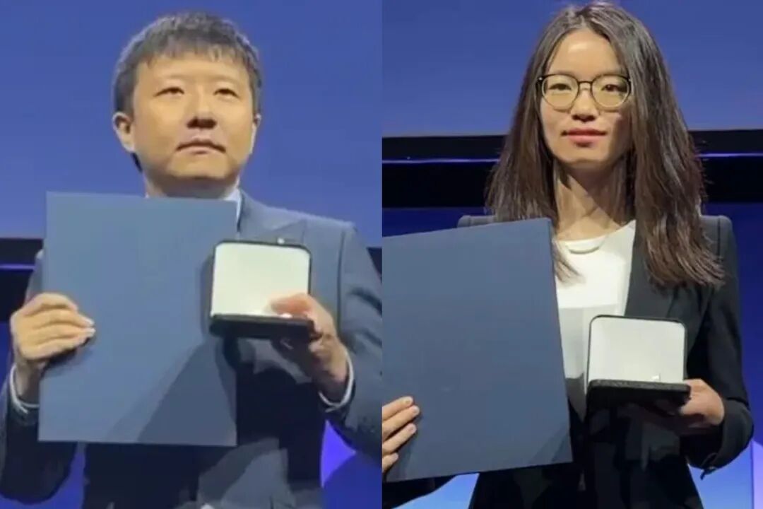 中国数学家邓煜（左）、王虹（右）获得菲尔兹奖 图源：“央视新闻”微信公众号