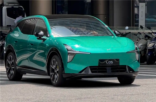 号称“年轻人的首款大五座SUV” 小鹏MONA L05官宣即将登场