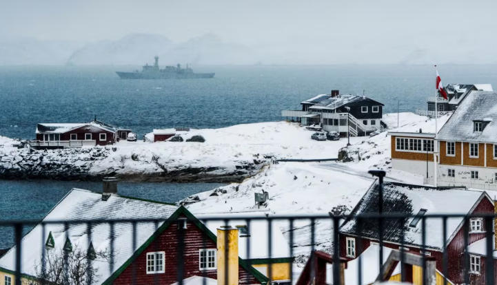 一艘丹麦海军舰艇驶离格陵兰岛努克港 加拿大媒体