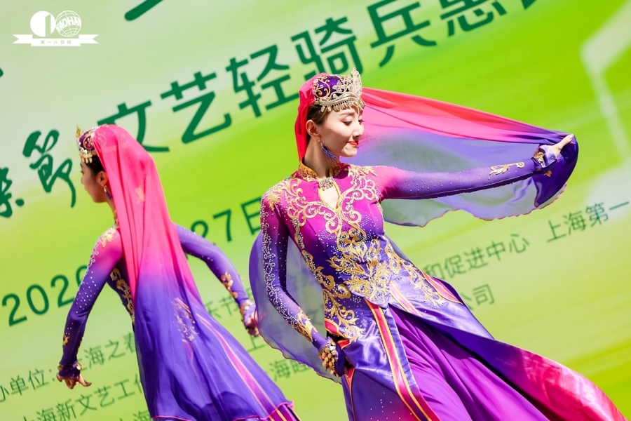 舞蹈《寻影楼兰》