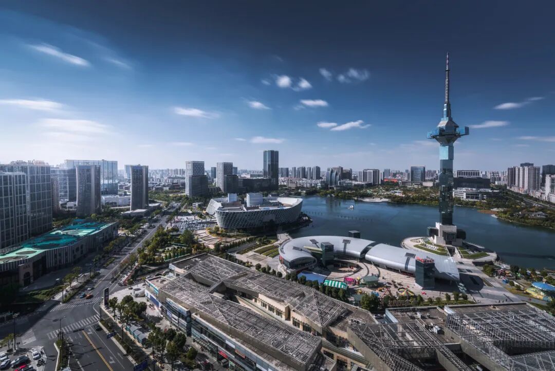 摄图网_501259404_banner_远眺盐城聚龙湖（企业商用） (1).jpg