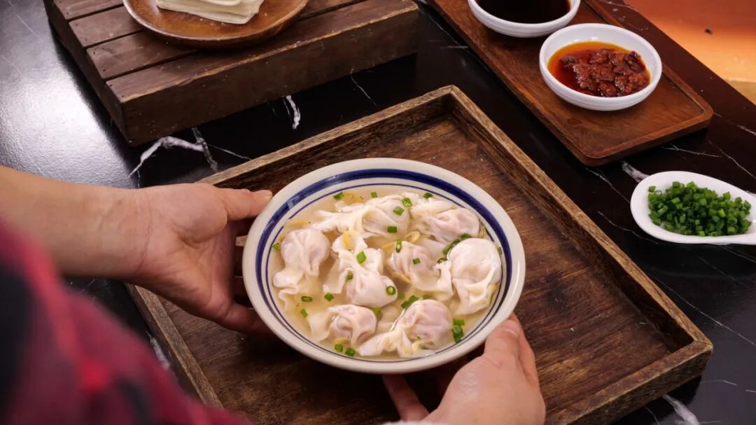 摄图网_350045507_高汤清汤馄饨肉鲜鱼云吞_(企业商用).jpg